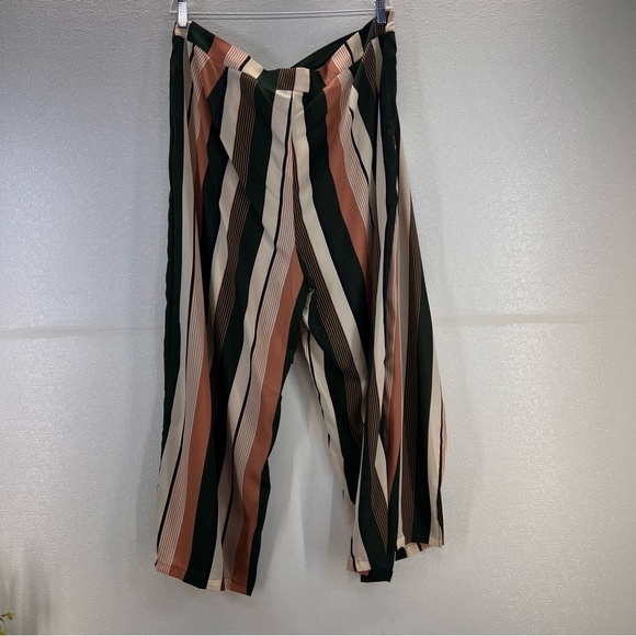 NWOT  Women's Plus Size Printed Drawstring Waist Split Side Wide Leg Pants - Picture 8 of 17